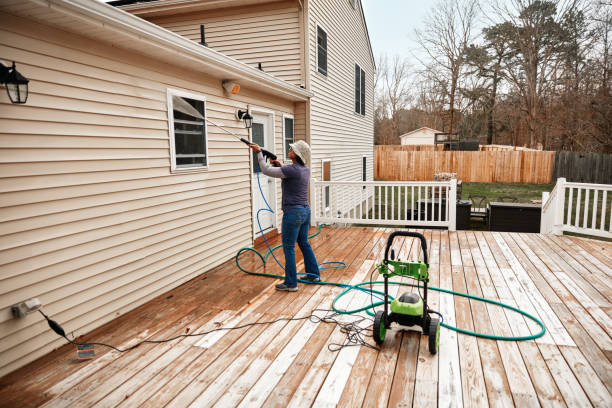 Best Pressure Washing Siding  in Winsted, CT